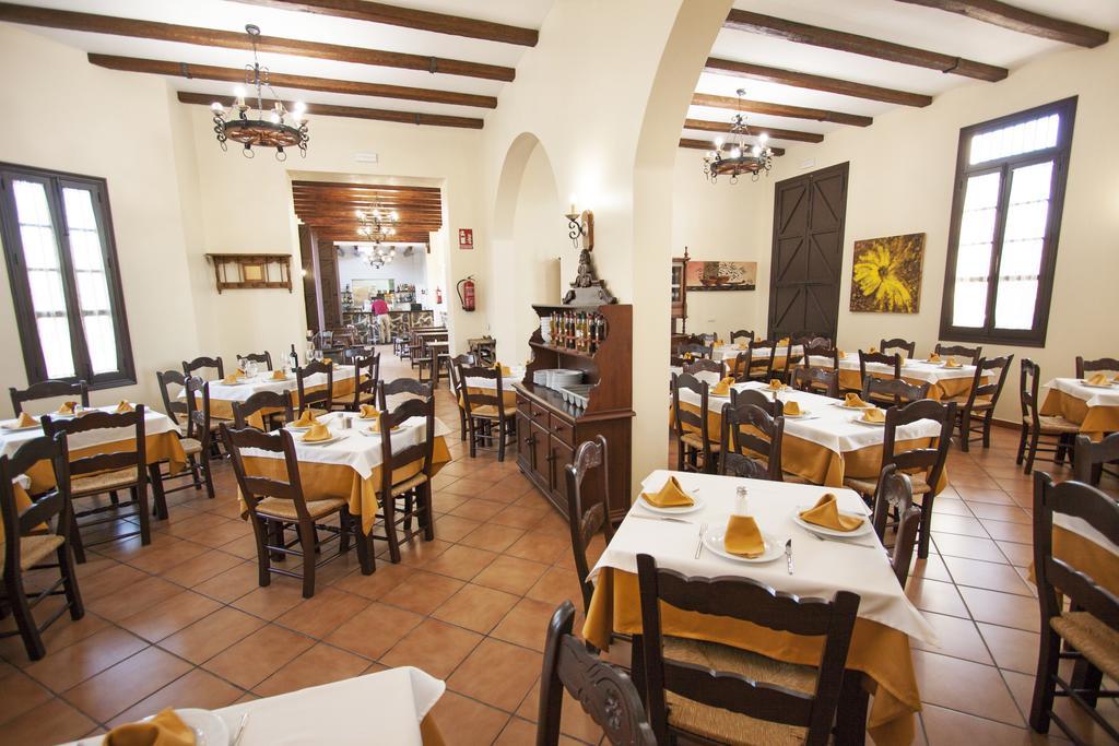 Apartamentos Puerta Sierra Puerto Serrano Værelse billede
