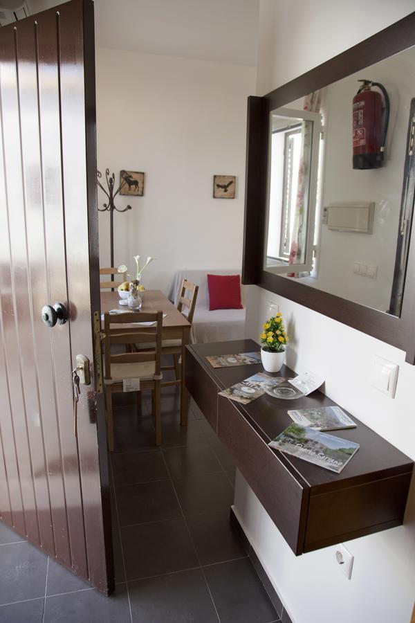 Apartamentos Puerta Sierra Puerto Serrano Eksteriør billede